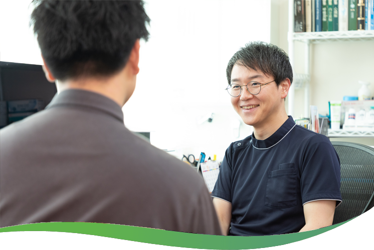 地域住民の皆さまのかかりつけ医 風邪や喘息、COPDなどの呼吸器疾患を専門とした呼吸器内科専門医が正確な診断と適切な治療を行いますまた、内科専門医として生活習慣病など様々な問題に対応している総合内科クリニックです